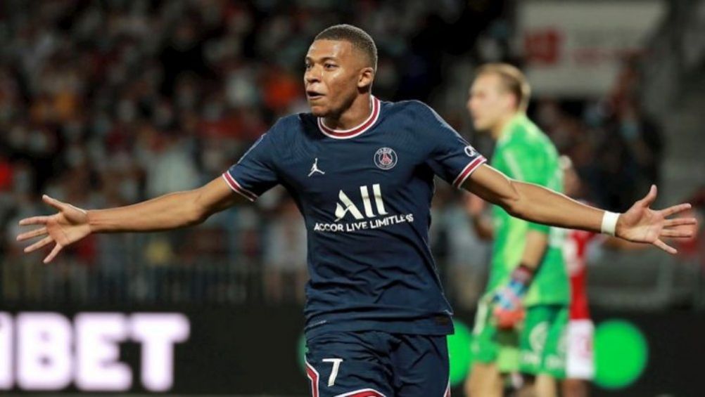 Kylian Mbappé en juego con el PSG