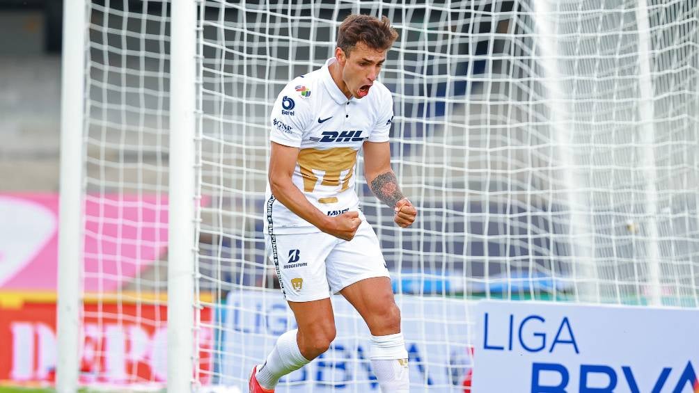 Juan Ignacio Dinneno celebrando el gol