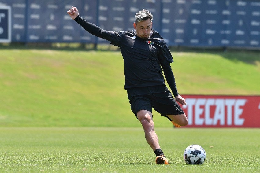 Rubens Sambueza en un entrenamiento con el equipo de las estrellas de la Liga MX