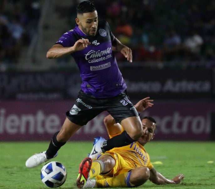 Padilla, en acción ante Tigres