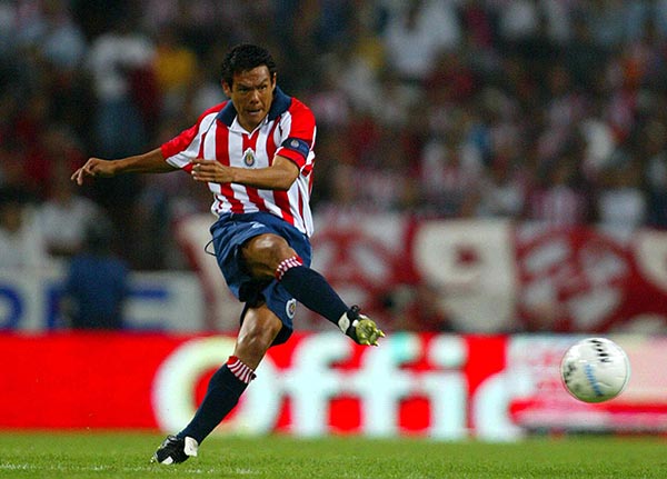 El Tiburón Sánchez en un partido con Chivas 