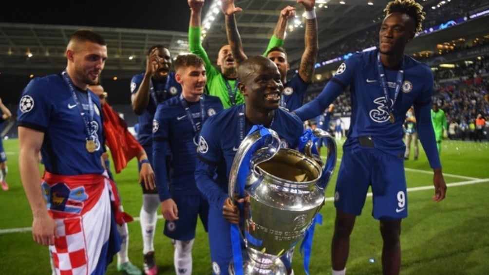 N'Golo Kante en festejo con Chelsea