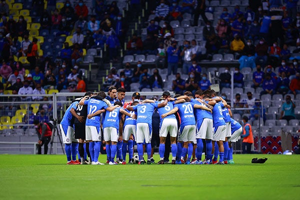 Jugadores de La Máquina previo a un juego en el Azteca 