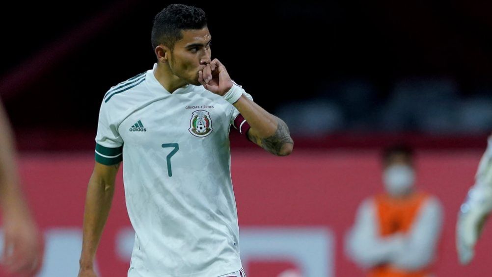 Orbelín Pineda en festejo de gol con el Tri