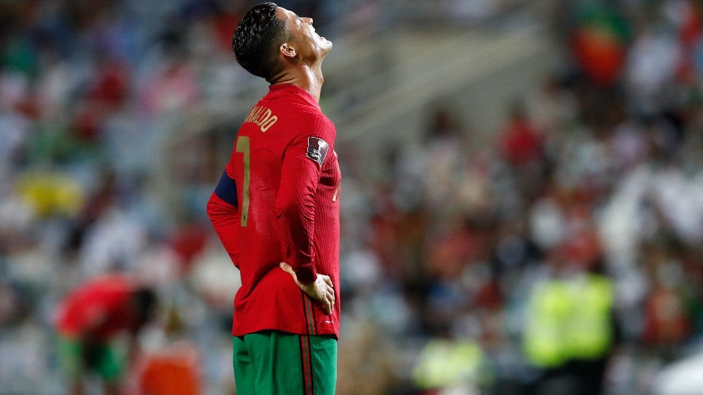 Cristiano Ronaldo reacciona durante el partido de Portugal contra Irlanda