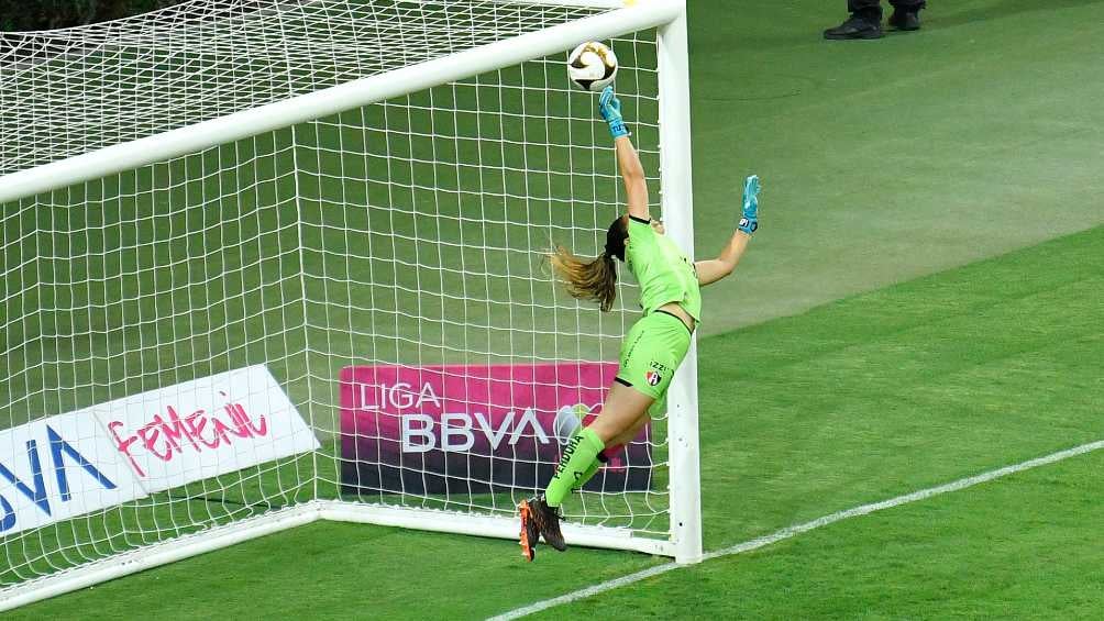 Ana Gaby Paz durante un partido contra Chivas