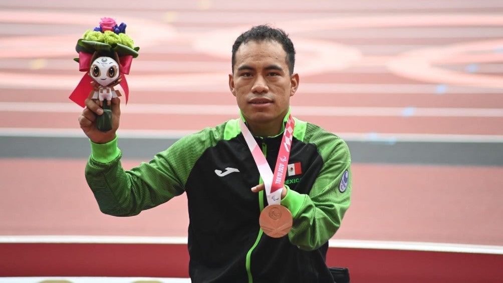 Leonardo de Jesús Pérez Juárez presume el Bronce en Tokio 2020