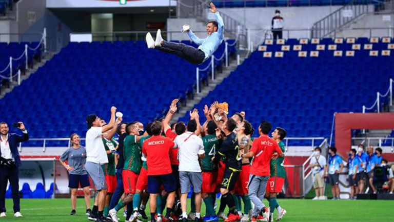 El festejo de los seleccionados con Jaime Lozano