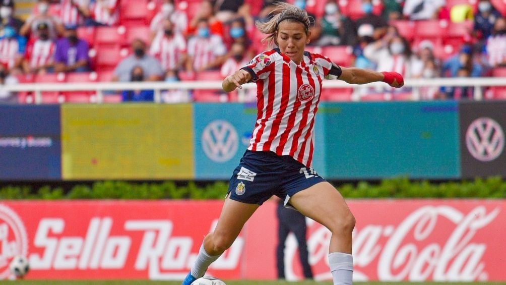 Licha Cervantes en partido con Chivas 