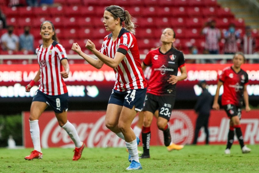 Alicia Cervantes tras anotar gol ante Atlas