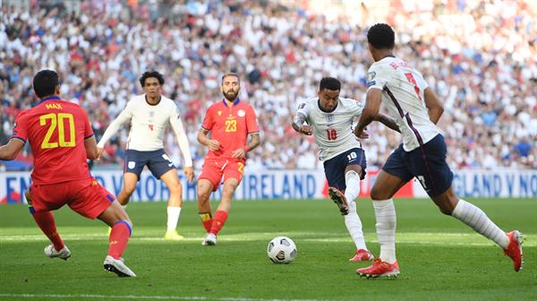 Jesse Lingard en acción con Inglaterra