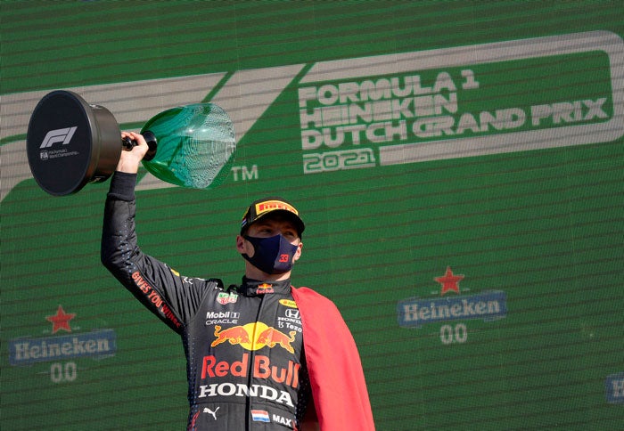 Max Verstappen celebrando su victoria