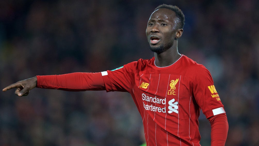 Naby Keita en acción con Liverpool