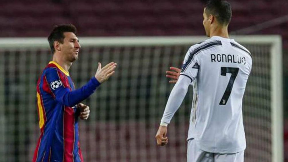 Messi y Cristiano se saludan en juego entre el Barça y la Juve