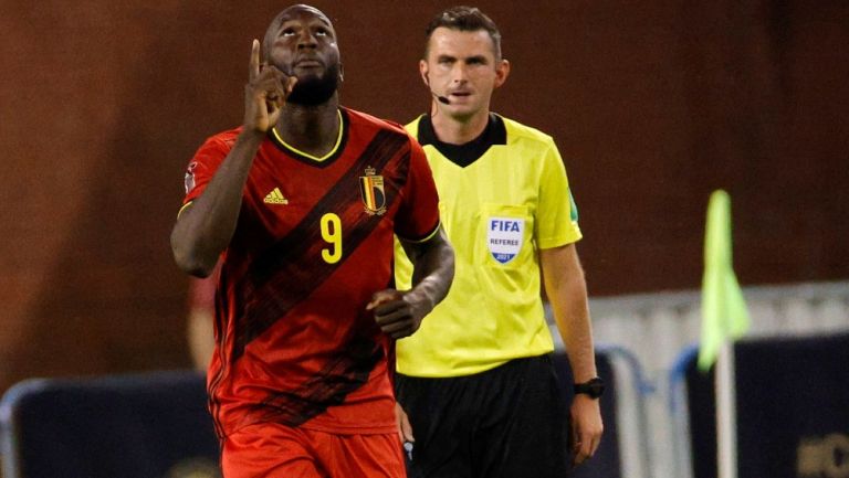 Romelu Lukaku celebra al abrir el marcador frente a República Checa