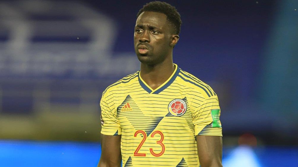 Dávinson Sánchez reacciona durante participación con la Selección de Colombia