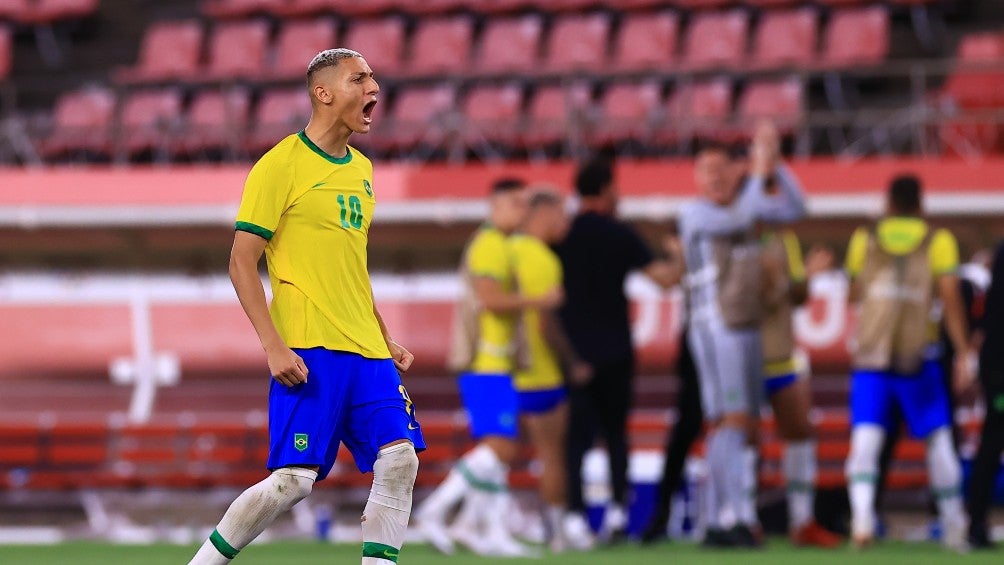 Richarlison durante un partido con Brasil