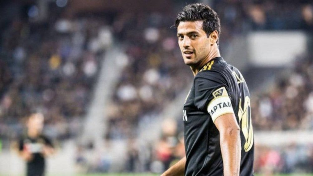 Carlos Vela durante un partido con LA FC