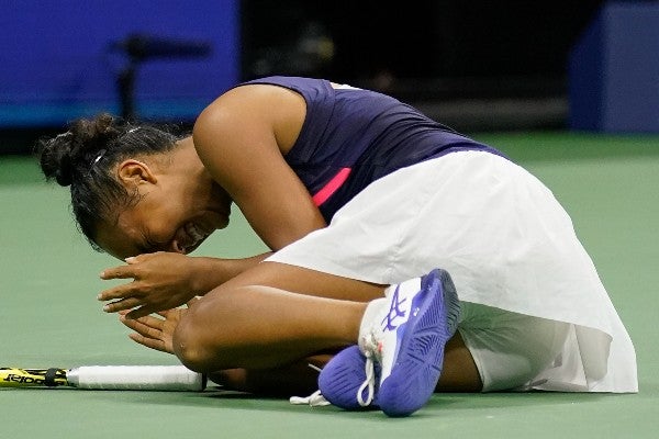 Leylah Fernández reacciona tras conseguir su pase a la Final en el US Open 2021