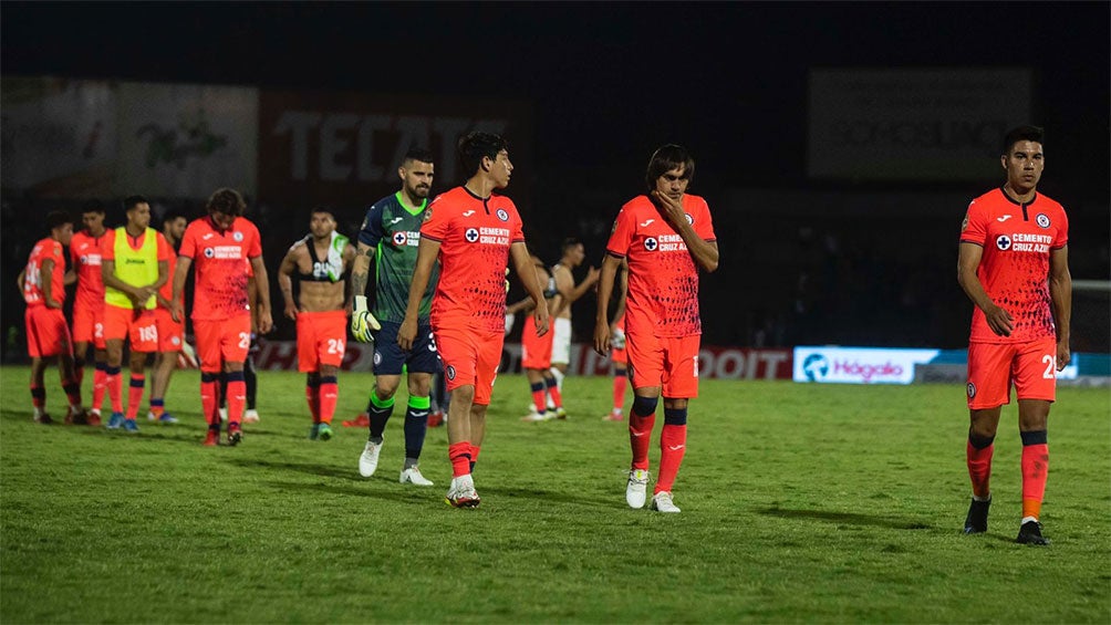 Jugadores de Cruz Azul tras la derrota ante Juárez