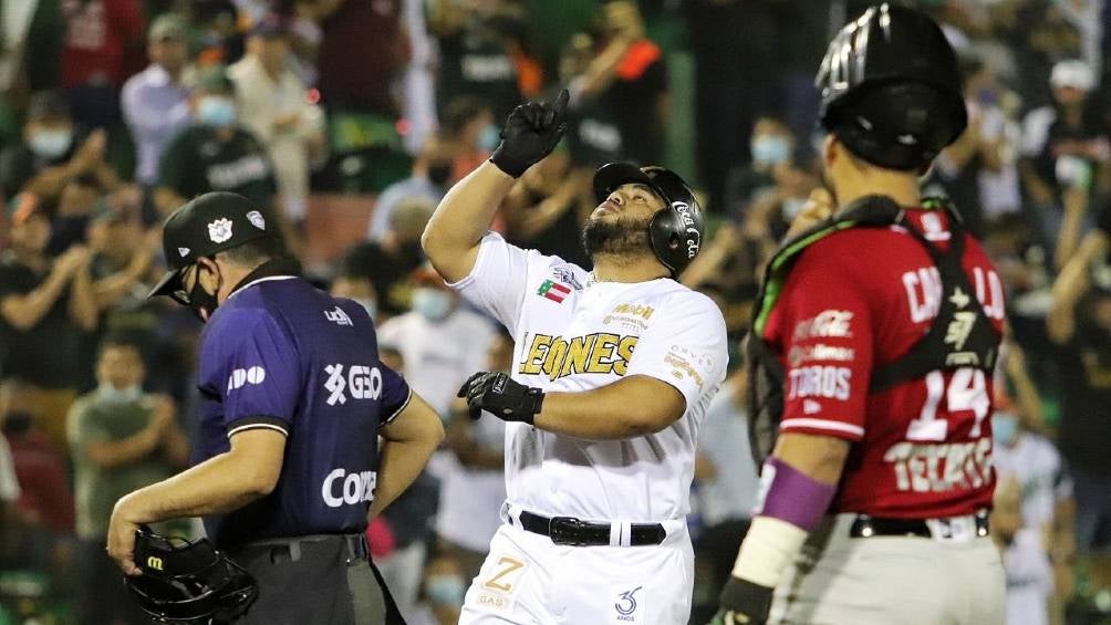 Luis 'Pepón' celebrando una de las carreras de los Leones