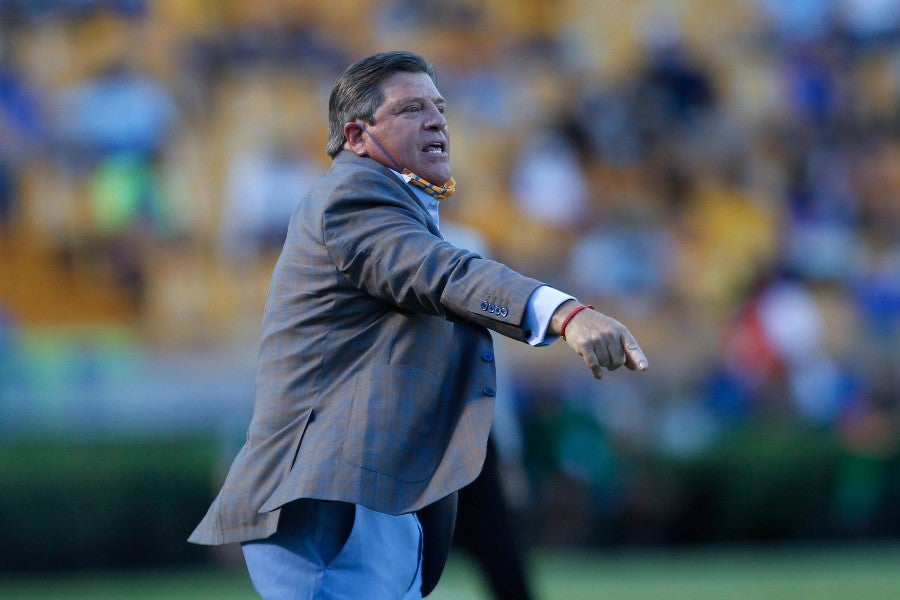 Miguel Herrera durante un partido con Tigres