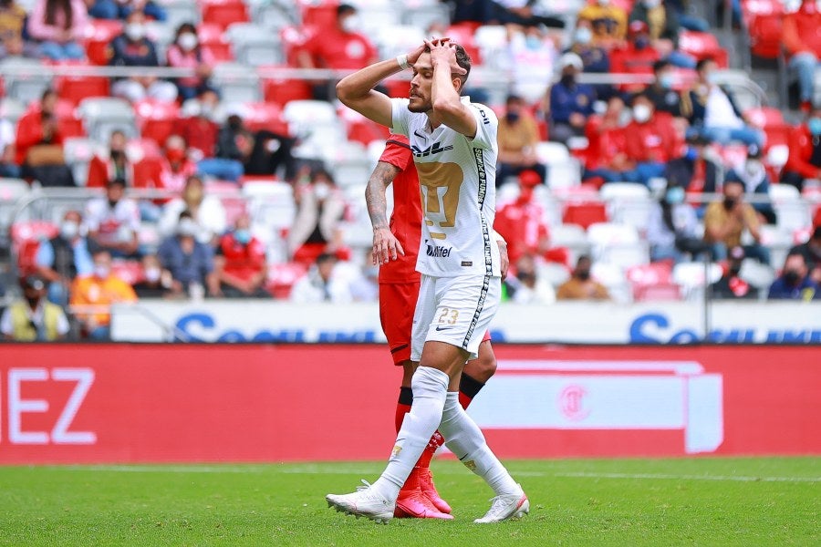 Nicolás Freire durante un partido con Pumas