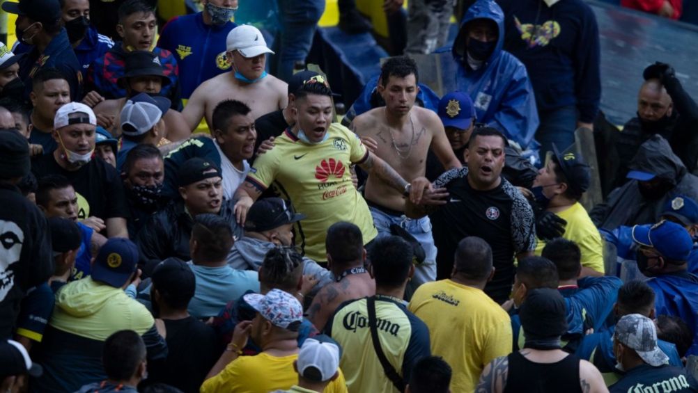 Conato de bronca entre aficionados azulcremas en el duelo entre América y Necaxa