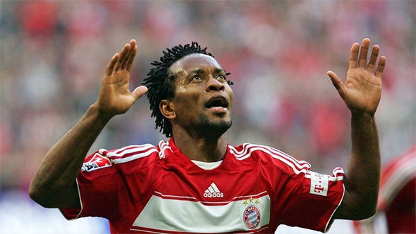 Ze Roberto en partido con Bayern Munich