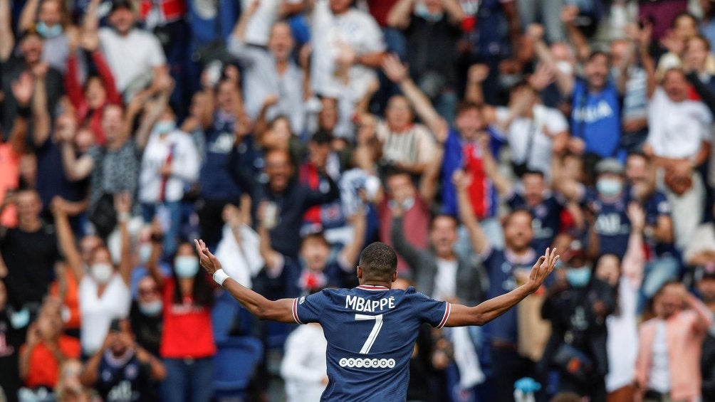 Kylian Mbappé durante un partido con el PSG