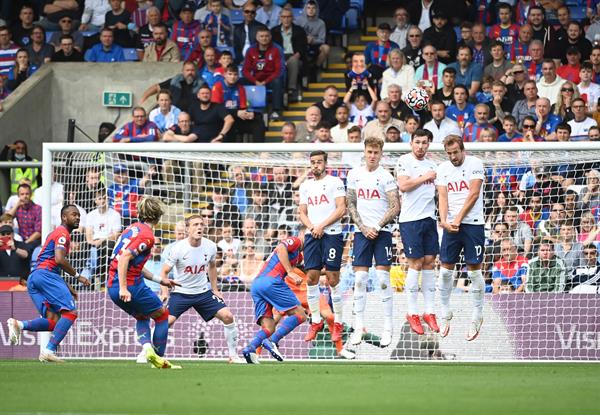 Crystal Palace en acción frente al Tottenham