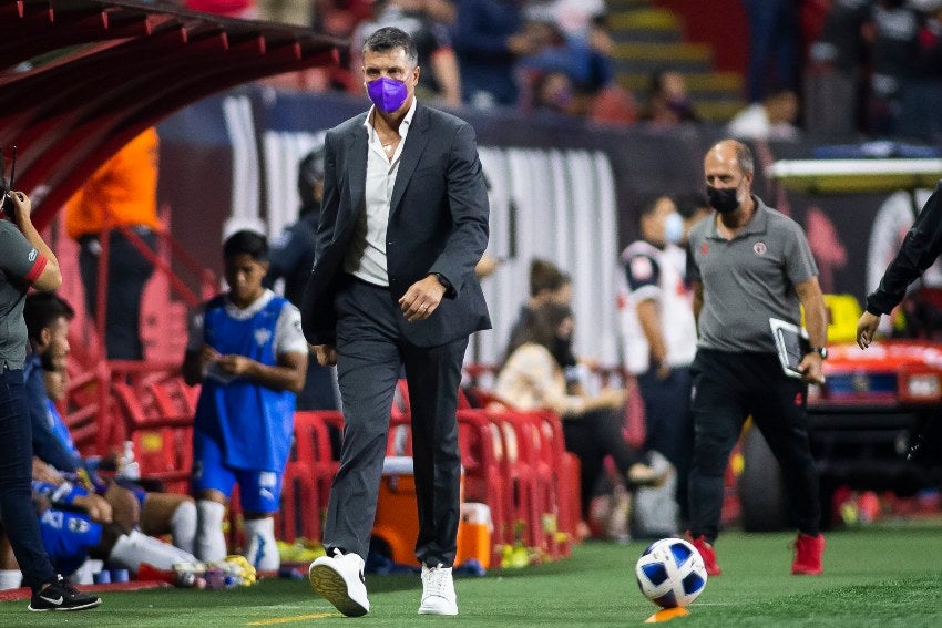 Siboldi durante el duelo entre Santos vs Xolos