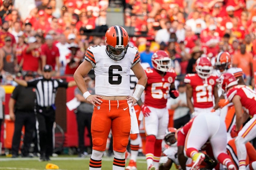 Baker Mayfield ante los Chiefs