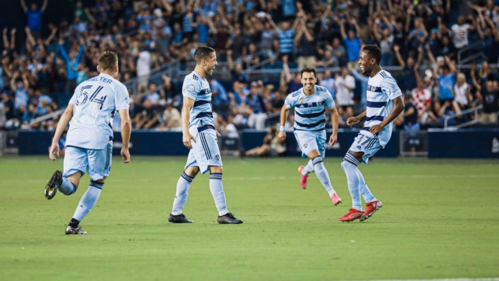 Jugadores del Sporting de Kansas City festejando un gol a favor