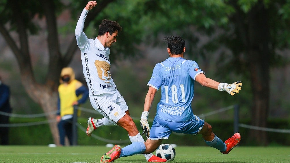 Juan Ignacio Dinenno con Pumas Sub 20 ante Chivas en Cantera