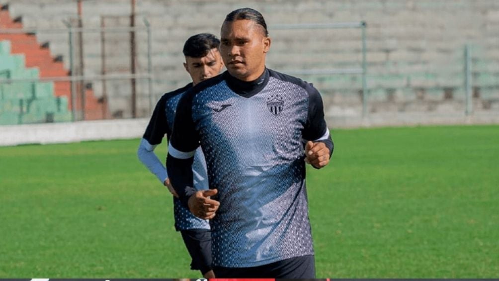 Peña en un entrenamiento con Antigua