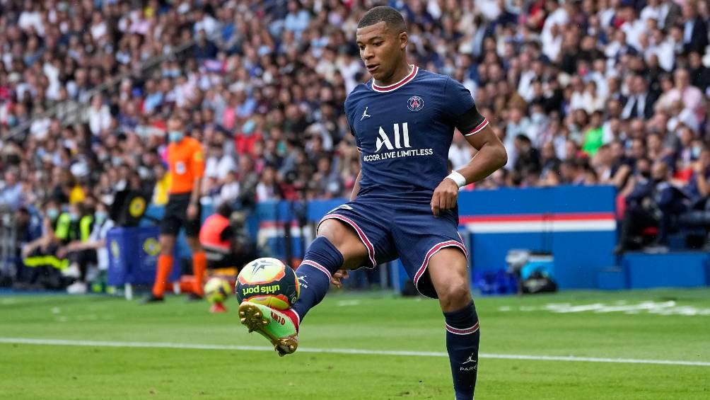 Mbappe en un partido con el PSG