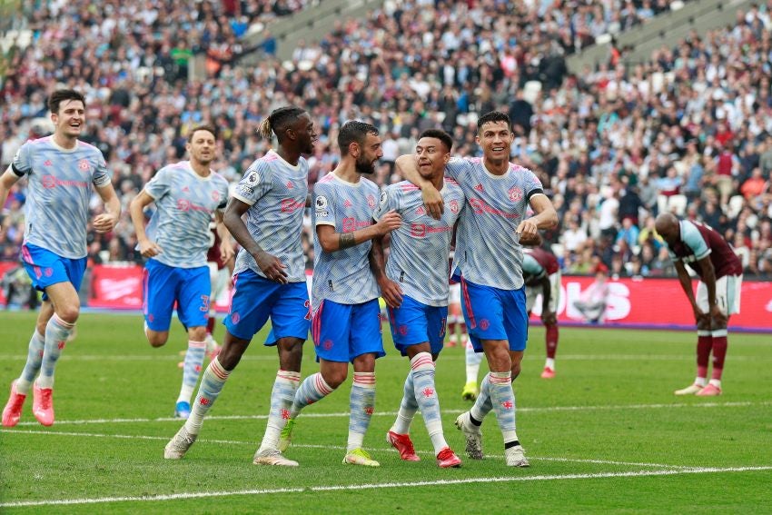 Jugadores del Manchester United festejando el gol de Lingard