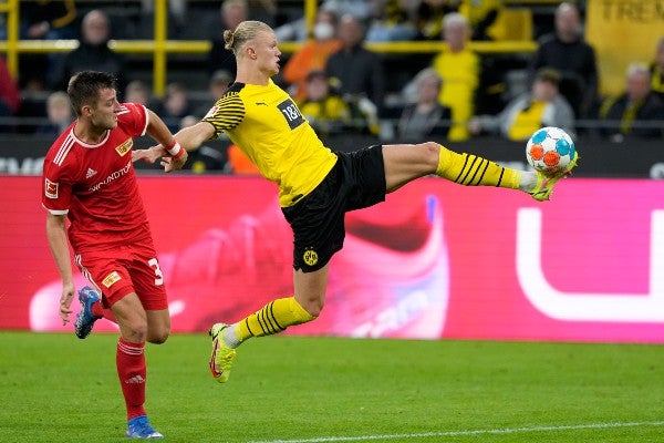 Erling Haaland en acción con el Dortmund frente al Union Berlin