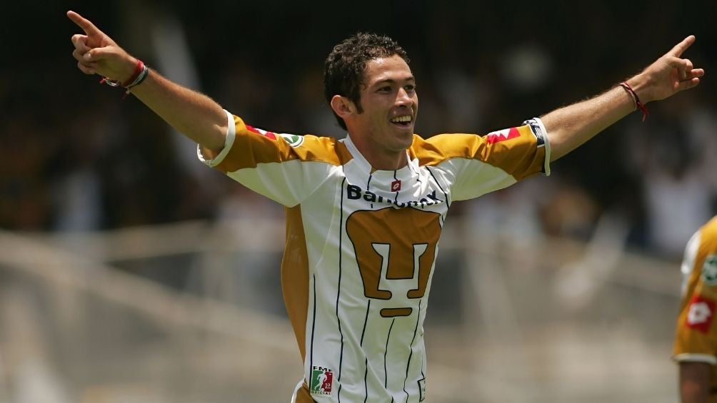 Israel Castro con Pumas