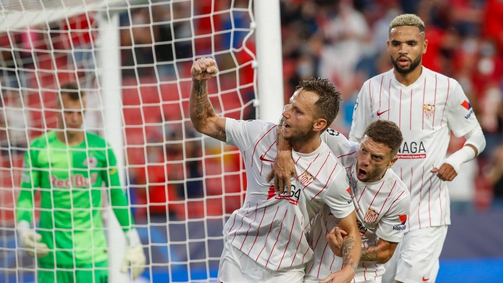 Ivan Rakitic celebrando un gol con Sevilla