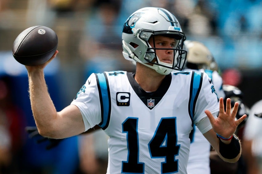 Sam Darnold en un partido con los Carolina Panthers