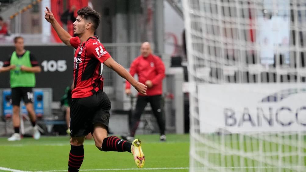 Brahim celebrando el gol con el Milán