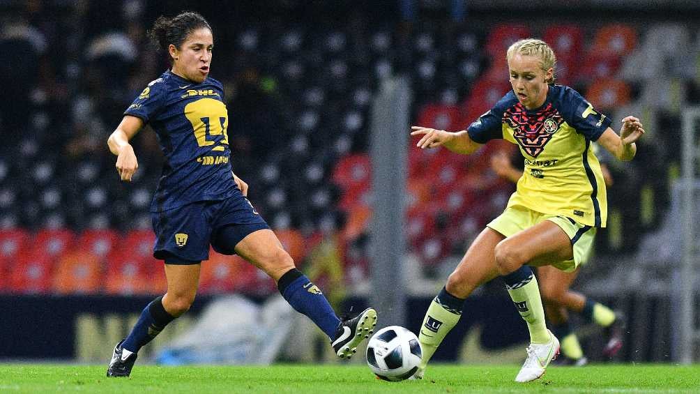 Sarah Luebbert enfrentando a los Pumas