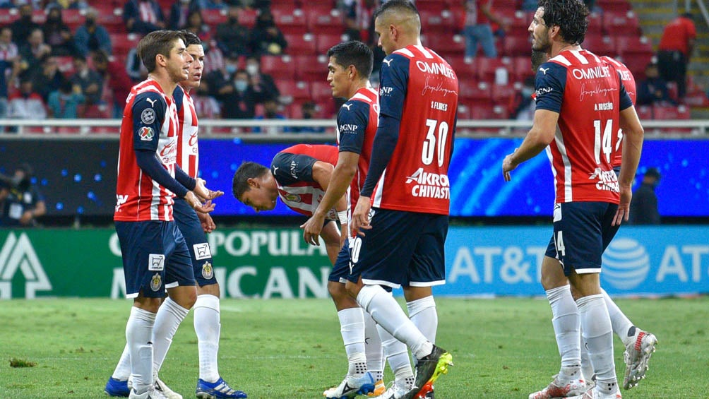 Jugadores de Chivas, confundidos tras gol de los Tuneros