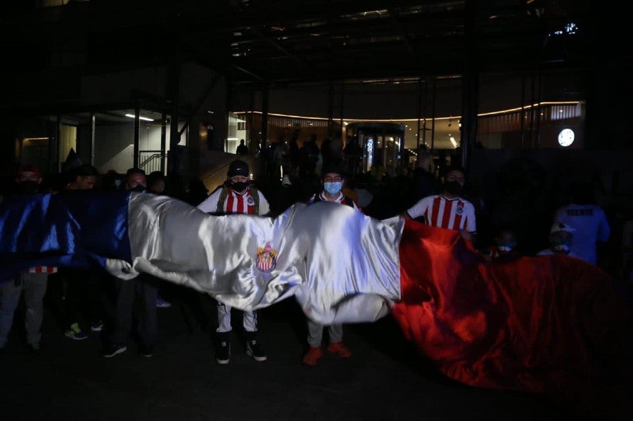 Afición de Chivas se manifestó en la Ciudad de México