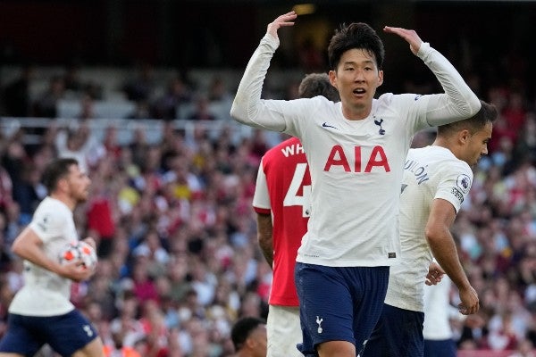 Son Heung-min celebra anotación en favor de los Spurs frente al Arsenal