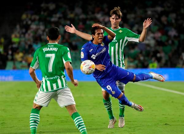 José Juan Macías en acción frente al Real Betis