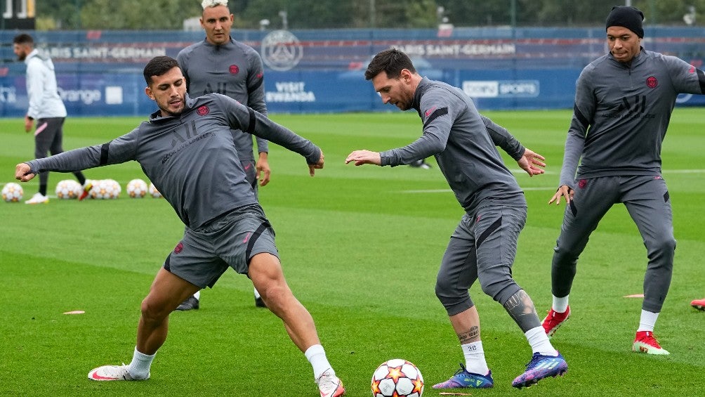 Messi durante entrenamiento con el París Saint-Germain