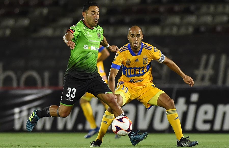 Fabián en partido ante Tigres con Juárez